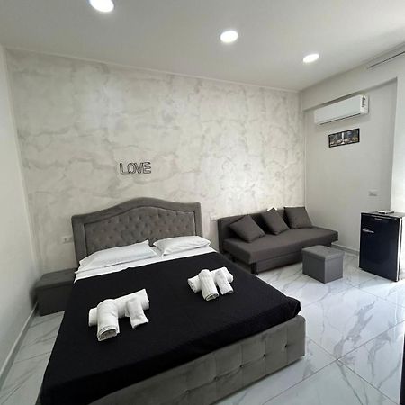 Apartamento Terrazza Luxury Valentino Nápoles Exterior foto