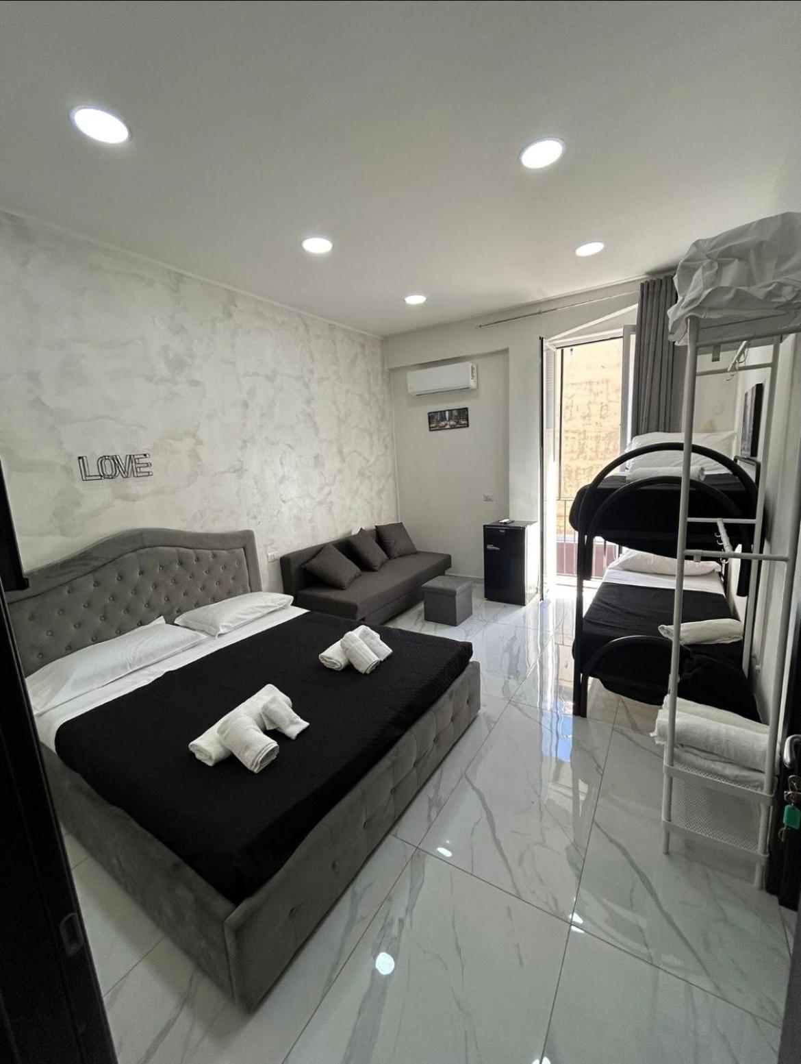 Apartamento Terrazza Luxury Valentino Nápoles Exterior foto