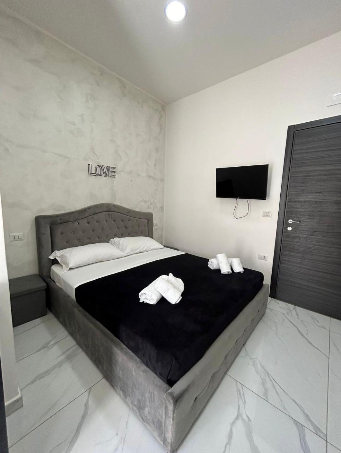 Apartamento Terrazza Luxury Valentino Nápoles Exterior foto